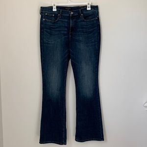 Banana Republic NWT Jeans Size 14 (Waist 32) Slim Boot Leg, Mid-rise